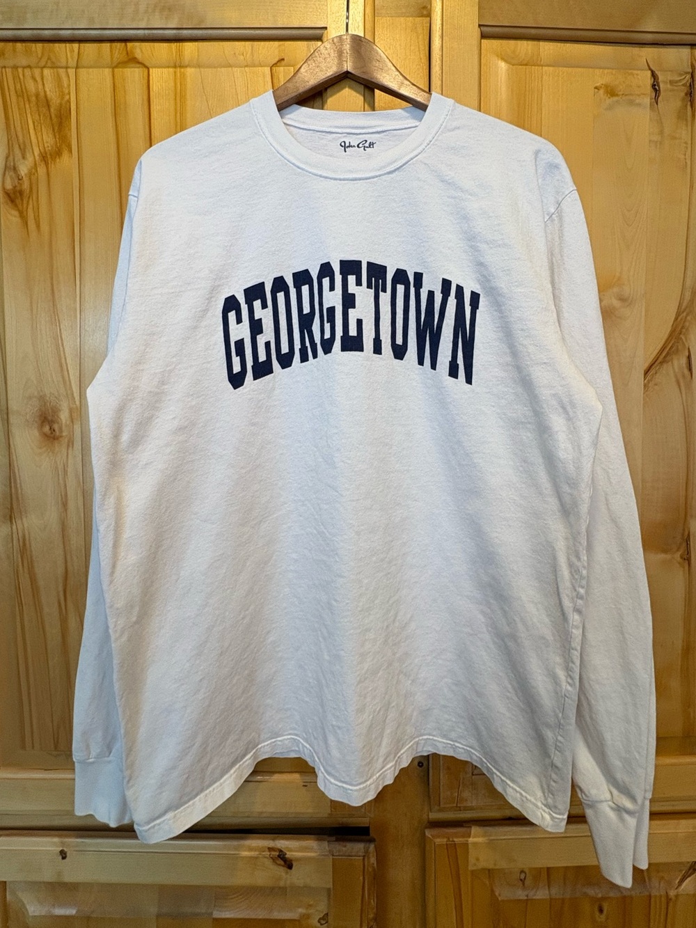 Brandy Melville White Long Sleeve 'GEORGETOWN' Graphic Tee - Navy Print
